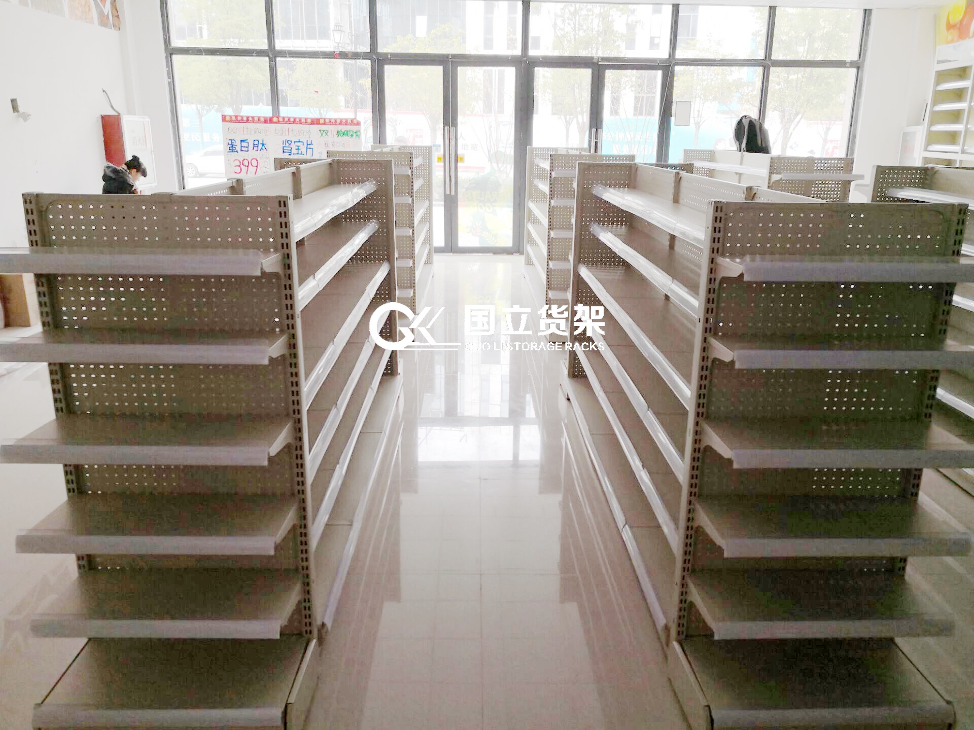 國立新款白系藥店客戶案例現(xiàn)場